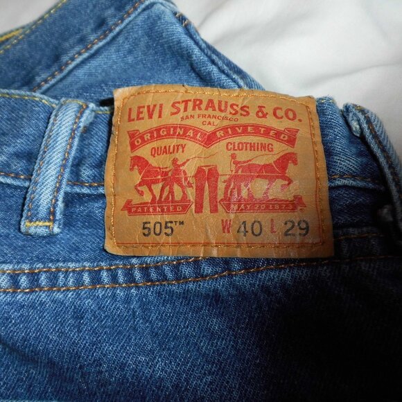 LEVI 505 DENIM CUTOFF SHORTS IN SZ‎ 40X9 - Picture 4 of 9